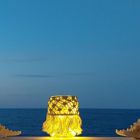 Amazing Beachfront Apartment In Hersonissos Εξωτερικό φωτογραφία