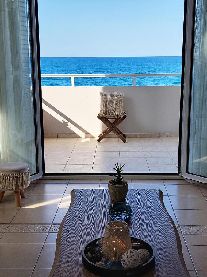 Amazing Beachfront Apartment In Hersonissos Εξωτερικό φωτογραφία