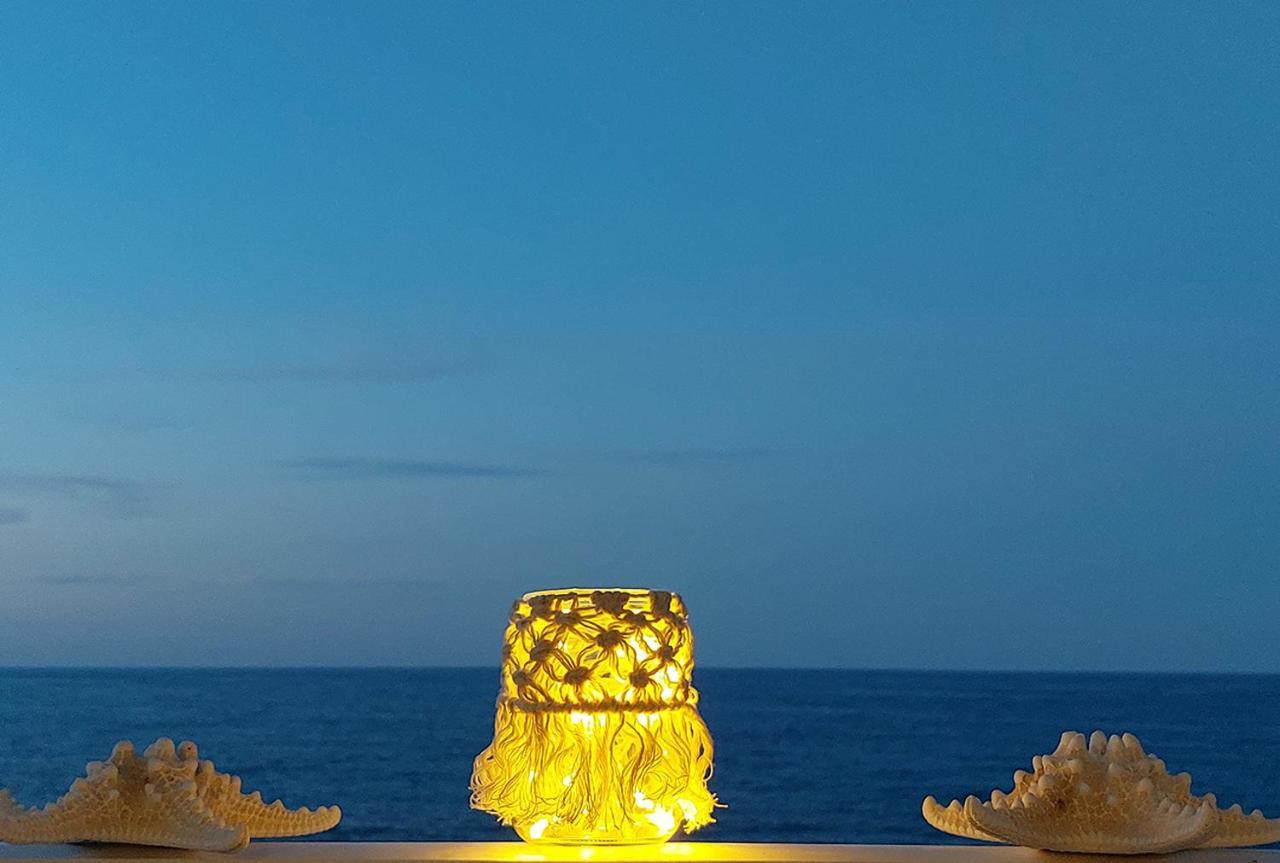 Amazing Beachfront Apartment In Hersonissos Εξωτερικό φωτογραφία