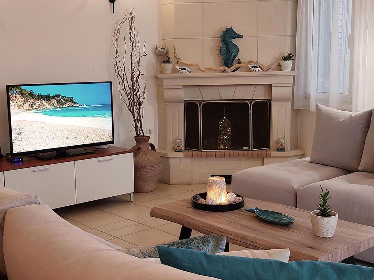 Amazing Beachfront Apartment In Hersonissos Εξωτερικό φωτογραφία
