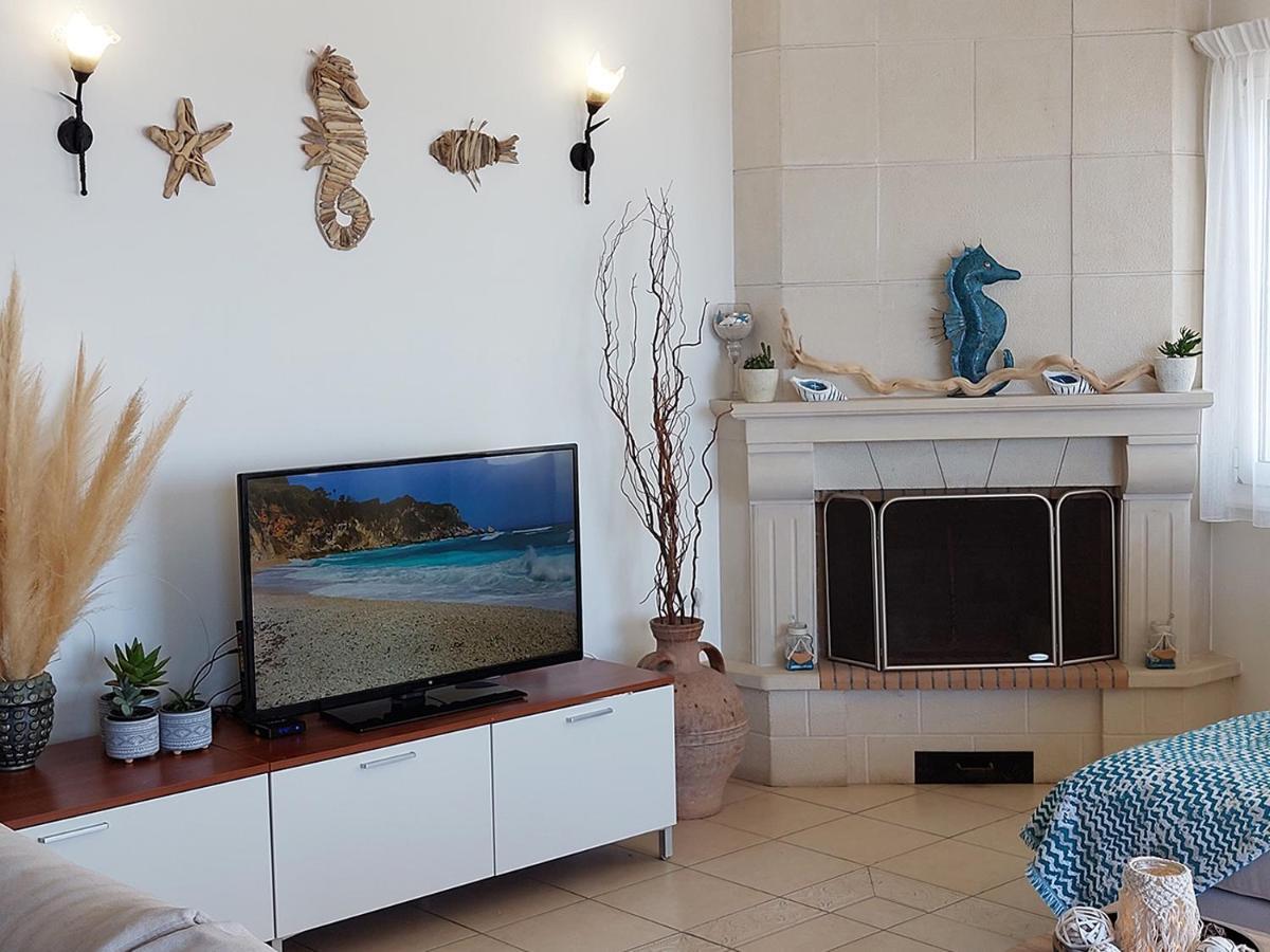Amazing Beachfront Apartment In Hersonissos Εξωτερικό φωτογραφία