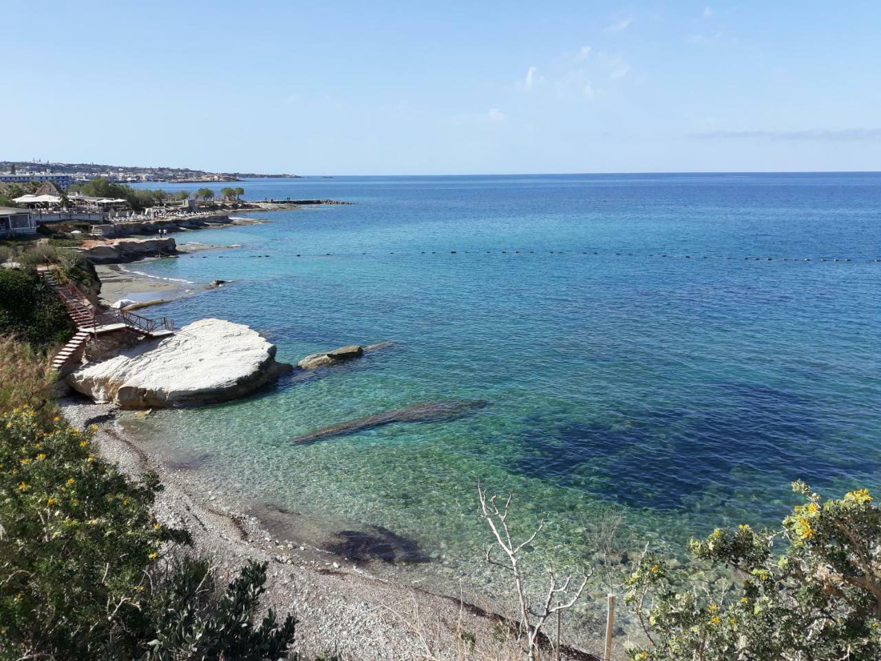Amazing Beachfront Apartment In Hersonissos Εξωτερικό φωτογραφία