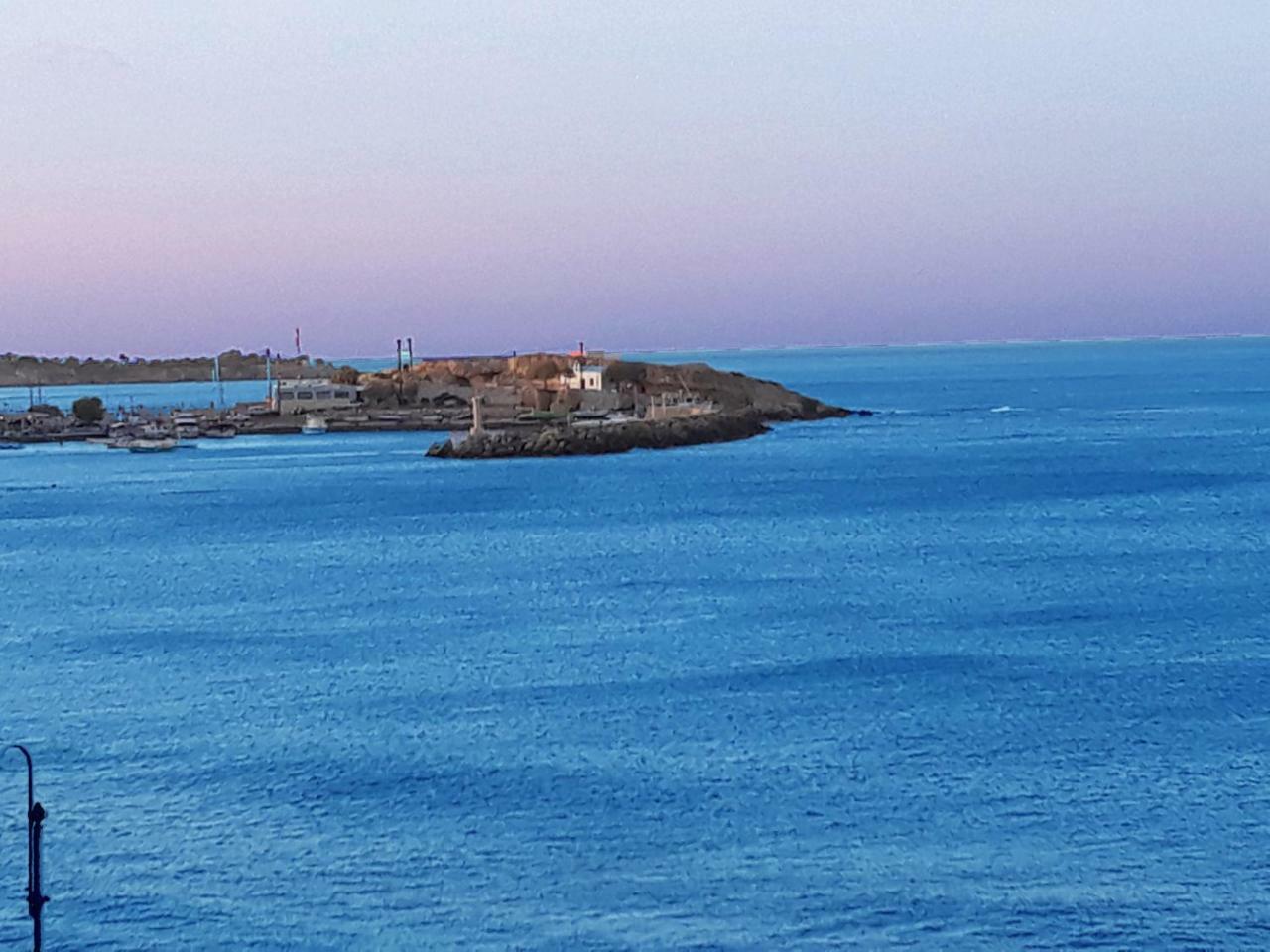 Amazing Beachfront Apartment In Hersonissos Εξωτερικό φωτογραφία
