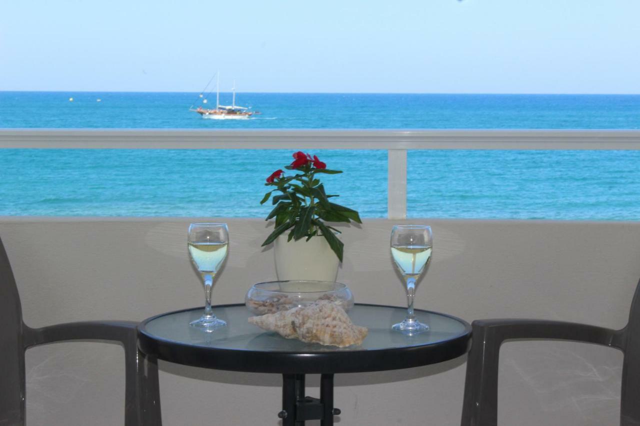 Amazing Beachfront Apartment In Hersonissos Εξωτερικό φωτογραφία